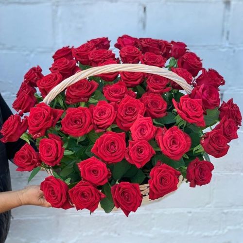 Корзина 51 красная роза - купить с доставкой в интернет-магазине | Флорист Экспресс по Лаишево